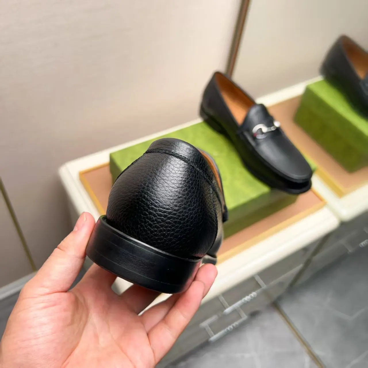 Men's men's shoes 💰460 🆘【GUCCI】Gucci ·🐂里· Hot-selling pea shoes top brand luxury, top quality, the latest fashion pea shoes.. The upper is made of original first-layer cowhide. (Full first-layer water-dyed 🐂 leather·inner). The original stylish and stylish soft rubber wear-resistant and non-slip outsole is light and comfortable on the foot, available in 2 colors! Matching code: 38-44 (customized at 45.46.47)